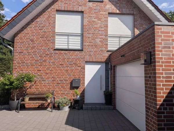 Immobilie in Everswinkel - Exklusives und energieeffizientes Architektenhaus mit viel Privatsphäre im Grünen - Bild 1