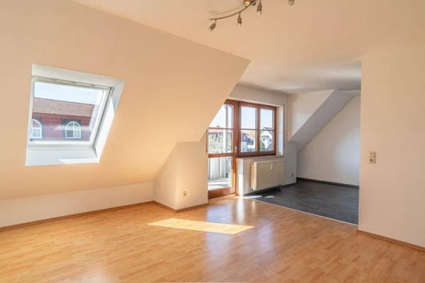 Immobilie in Meckenbeuren - Attraktive 4 Zimmer-Maisonette-Wohnung in Meckenbeuren - Bezugsfrei - Bild 2