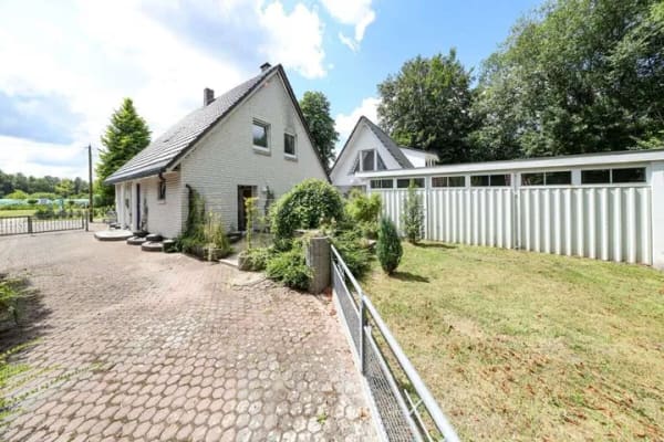 Immobilie in Bad Zwischenahn - TT: Exklusives Wohnensemble mit Gästehaus, XXL-Garage und traumhaftem Garten in Bad Zwischenahn! - Bild 2