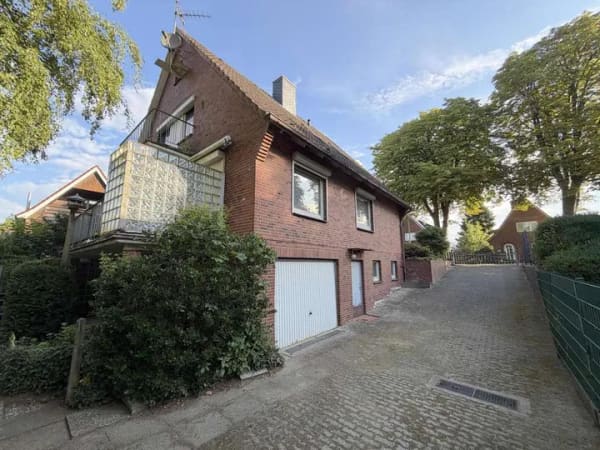 Immobilie in Burg (Dithmarschen) - Massive Perle aus 1968: Renovierungsobjekt mit Top-Förderchancen - Bild 2