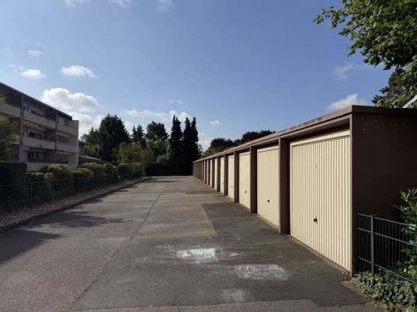 Immobilie in Düren - Großzügige 4-Zimmer-Eigentumswohnung mit drei Loggien und Garage in Düren-Gürzenich - Bild 1