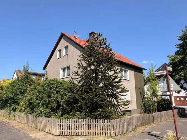Immobilie in Bottrop - 3,5-Zimmer-Wohnung mit Garage im 1. Obergeschoss - Bild 1