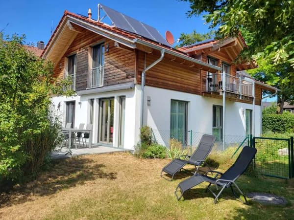 Immobilie in Utting am Ammersee - Ferienhaus am Ammersee 2 Ferienwohnungen 3 Ebenen - Bild 0