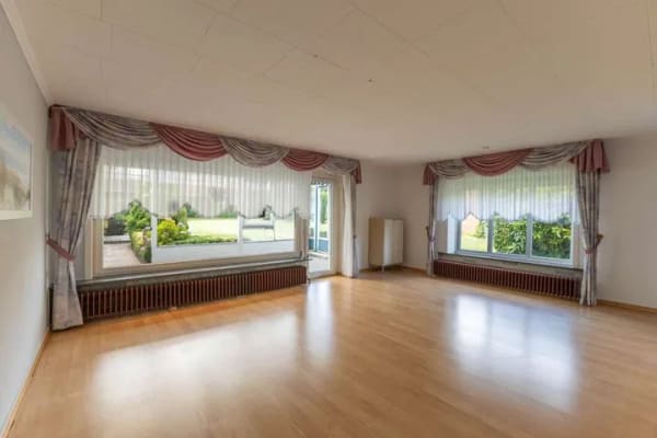 Immobilie in Hemmingstedt - Familienfreundliches Einfamilienhaus in bevorzugter Wohnlage von Hemmingstedt - Bild 2