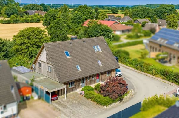 Immobilie in Steinfeld - Zweifamilienhaus mit Einliegerwohnung-
Leben im Naturpark Schlei-vielseitig und naturnah - Bild 1