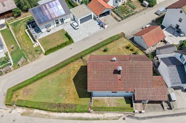Immobilie in Straßberg - Solides, sonniges EFH mit Ausbaupotential in ruhiger Aussichtslage von Straßberg! - Bild 2