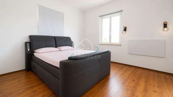 Immobilie in Untermünkheim - Wohnen mit Charakter – Historische Wohnung mit viel Raum und Licht - Bild 3
