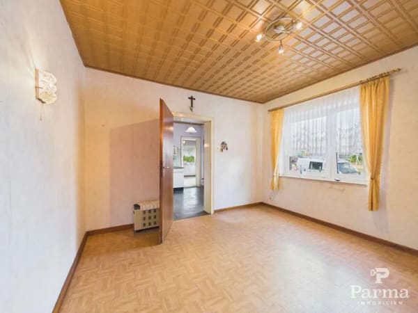 Immobilie in Düren - Ruhig gelegenes einseitig angebautes Einfamilienhaus für Handwerker in Düren-Berzbuir - Bild 2