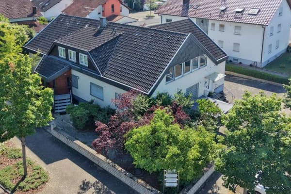 Immobilie in Bruchsal - Großzügiges Wohn- und Geschäftshaus mit Praxis, flexiblem Nutzungspotenzial und Gartenidylle - Bild 0