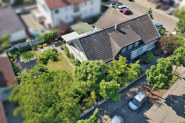 Immobilie in Bruchsal - Großzügiges Wohn- und Geschäftshaus mit Praxis, flexiblem Nutzungspotenzial und Gartenidylle - Bild 2