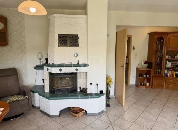 Immobilie in Märkisch Luch - Zweifamilienhaus mit großem Garten und drei Garagen - Bild 2