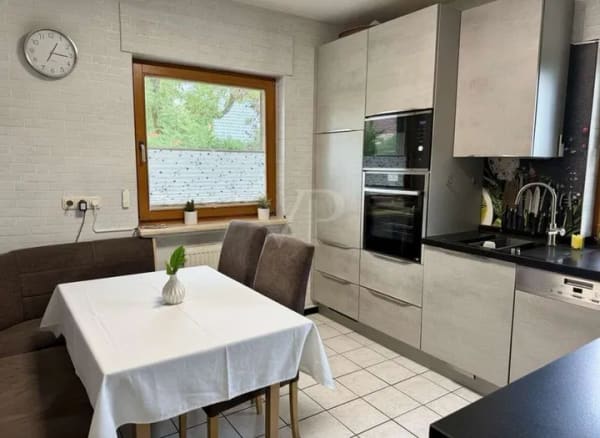 Immobilie in Märkisch Luch - Zweifamilienhaus mit großem Garten und drei Garagen - Bild 3