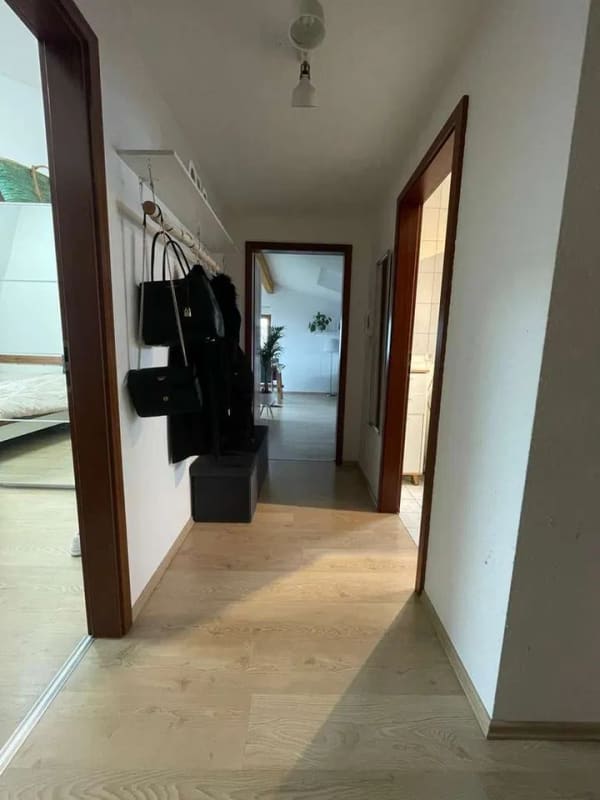 Immobilie in Neckarwestheim - Wohnen & Arbeiten perfekt kombiniert: Helle DG-Wohnung mit separaten Arbeitsraum - Bild 0