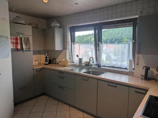 Immobilie in Waldfischbach-Burgalben - Bezugsfertig renovierte DHH in bester Lage mit zwei WE - Bild 0
