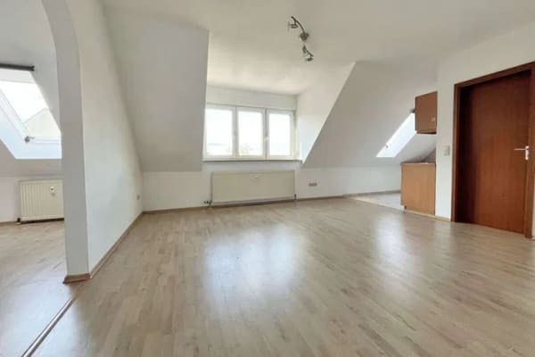 Immobilie in Bamberg - Charmante 1,5-Zimmer-Dachgeschosswohnung mit Einbauküche und Kfz-Stellplatz
Bamberg Moosstraße - Bild 0