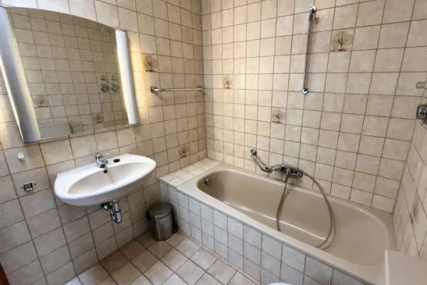 Immobilie in Bamberg - Charmante 1,5-Zimmer-Dachgeschosswohnung mit Einbauküche und Kfz-Stellplatz
Bamberg Moosstraße - Bild 4