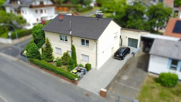 Immobilie in Kefenrod - Modernisiertes Einfamilienhaus mit Einliegerwohnung und großem Garten! - Bild 0