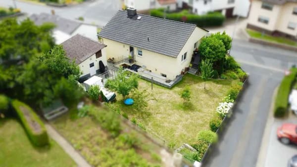 Immobilie in Kefenrod - Modernisiertes Einfamilienhaus mit Einliegerwohnung und großem Garten! - Bild 3
