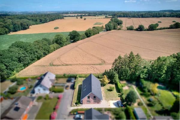 Immobilie in Wangels - Freiraum und Weitblick: Modernisiertes Familienhaus in ruhiger Feldrandlage - Bild 2