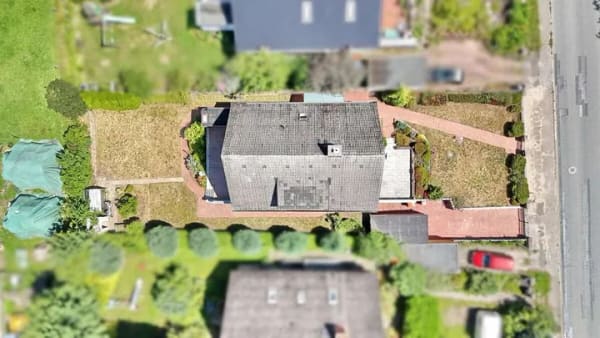 Immobilie in Kisdorf - Zweifamilienhaus auf großzügigem Grundstück – Ihr Sanierungsprojekt mit viel Potenzial in Kisdorf - Bild 2