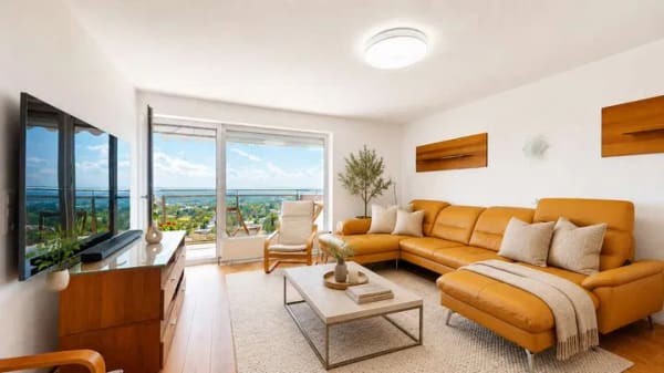 Immobilie in Kronberg - Modernisierte Zwei-Zimmer-Wohnung mit Skylineblick und PKW-Stellplatz – Wohnen in direkter Waldrandl - Bild 0