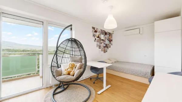 Immobilie in Kronberg - Modernisierte Vier-Zimmer-Wohnung mit Balkon – Wohnen in direkter Waldrandlage - Bild 4
