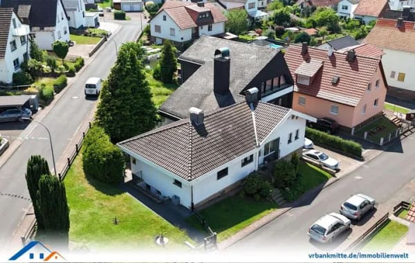 Immobilie in Wehretal - Großzügiges Einfamilienhaus mit Studio im Dachgeschoss - Bild 2