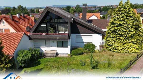 Immobilie in Wehretal - Großzügiges Einfamilienhaus mit Studio im Dachgeschoss - Bild 3