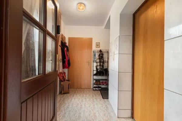 Immobilie in Hoisdorf - Haus mit Einliegerwohnung, herrlichem Grundstück und viel Potential in ruhiger, naturnaher Lage - Bild 3