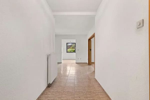 Immobilie in Hoisdorf - Haus mit Einliegerwohnung, herrlichem Grundstück und viel Potential in ruhiger, naturnaher Lage - Bild 4