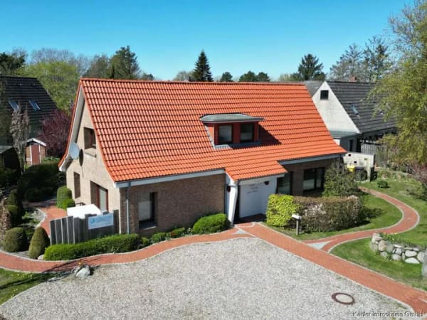 Immobilie in Sankt Peter-Ording - Vielseitiges Mehrfamilienhaus mit großzügigen Terrassen in attraktiver Lage von Sankt Peter-Ording B - Bild 0