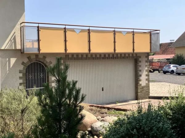 Immobilie in Freiensteinau - Ihr neues Zuhause in Freiensteinau:  Wohnhaus mit separater Garage + Nebengebäude - Bild 3