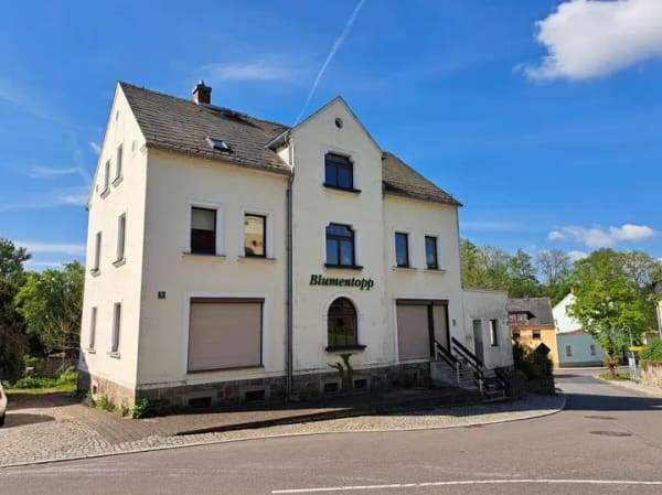 Immobilie in Bobritzsch-Hilbersdorf - Wohn- und Geschäftshaus in bester Lage von Niederbobritzsch mit zwei Wohneinheiten zu verkaufen! - Bild 0