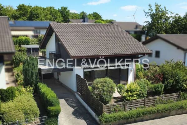 Immobilie in Klein-Winternheim - Familienfreundliches Zuhause mit viel Potenzial in Hanglage von Klein-Winternheim - Bild 0