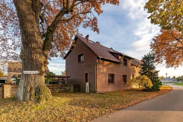 Immobilie in Tauche - Viel Platz für Ideen: Wohnhaus, Veranstaltungsgebäude und großes Grundstück in Tauche! - Bild 0