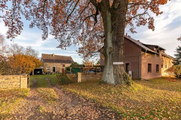 Immobilie in Tauche - Viel Platz für Ideen: Wohnhaus, Veranstaltungsgebäude und großes Grundstück in Tauche! - Bild 1