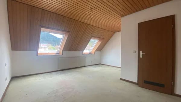 Immobilie in Schramberg - Maisonette mit Süd-Balkon - ideal für Eigennutzer & Kapitalanleger - Bild 2