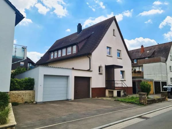Immobilie in Denkendorf - Schönes Zweifamilienhaus in gefragter Wohnlage - frei! - Bild 0