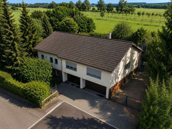 Immobilie in Herbrechtingen - Großzügiges Wohnhaus nahe dem Naturschutzgebiet Eselsburger Tal in Herbrechtingen-Eselsburg - Bild 0