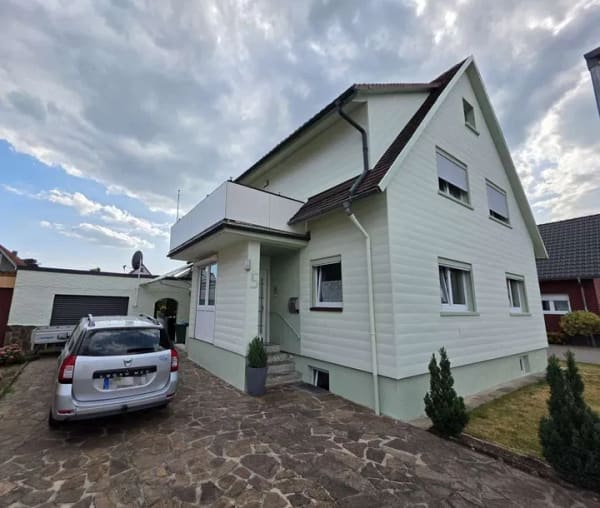 Immobilie in Bietigheim - + Tolles 2-FH mit großem Garten + Garage + mögl. Ausbaureserve + ruhige Lage von Bietigheim + - Bild 1