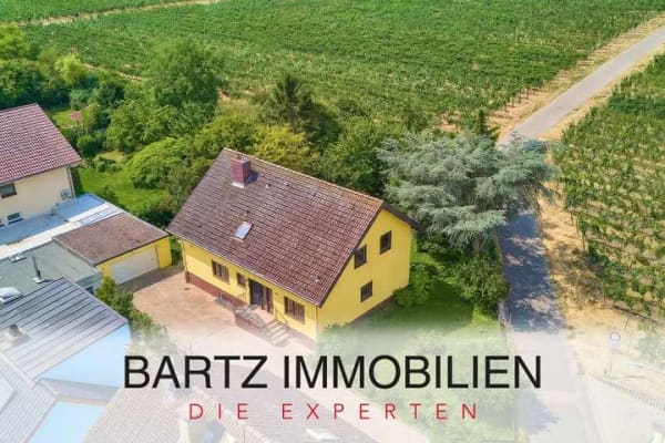 Immobilie in Ruppertsberg - Freistehendes Wohnhaus in begehrter Feldrandlage mit familienfreundlichem Raumkonzept - Bild 0
