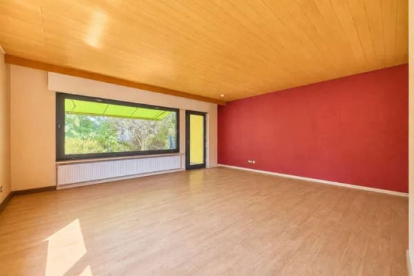 Immobilie in Ruppertsberg - Freistehendes Wohnhaus in begehrter Feldrandlage mit familienfreundlichem Raumkonzept - Bild 1
