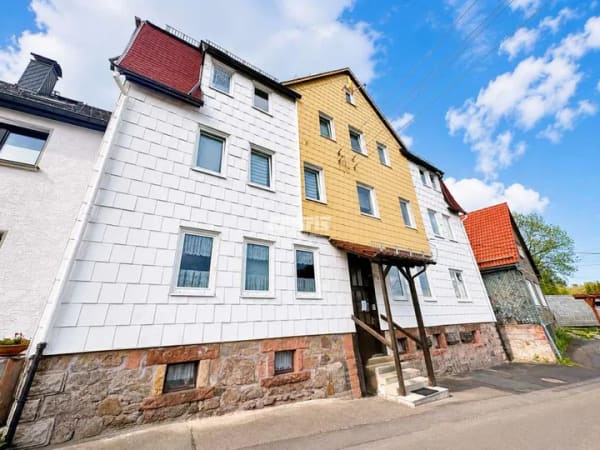 Immobilie in Zella-Mehlis - antaris Immobilien GmbH ** Mehrfamilienhaus mit 8,5 % Rendite!!! ** - Bild 0