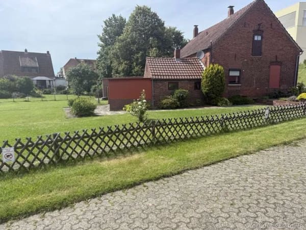 Immobilie in Lemwerder - Einzigartiges Einfamilienhaus mit großzügigem Grundstück und viel Potenzial in Lemwerder - Bild 0