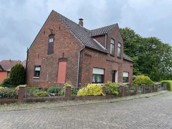 Immobilie in Lemwerder - Einzigartiges Einfamilienhaus mit großzügigem Grundstück und viel Potenzial in Lemwerder - Bild 2