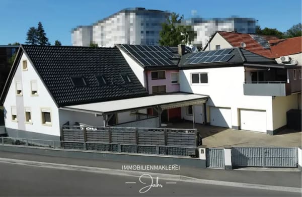 Immobilie in Werneck - Mehrgenerationenhaus oder renditeorientierte Kapitalanlage - Attraktives 3-Familienhaus auf pflegeleichtem Grundstück - Bild 0