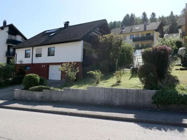 Immobilie in Enzklösterle - Das Haus passt! Füllen Sie es mit neuem Leben! - Bild 1
