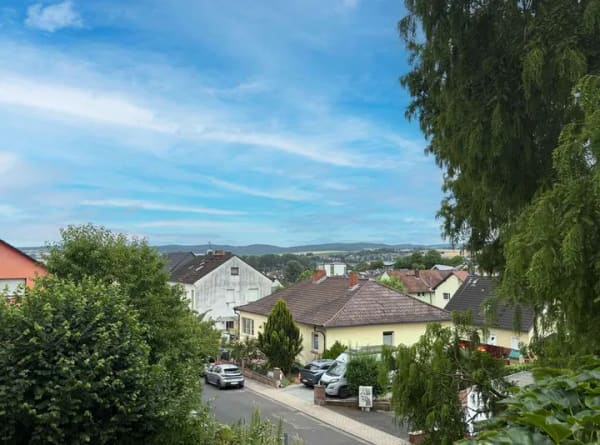 Immobilie in Reinheim - Top-Lage! Neckermann-Haus mit 3 Wohneinheiten und fantastischem Weitblick! - Bild 1