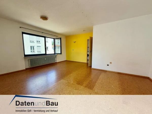 Immobilie in Röthenbach an der Pegnitz - Schöne 1 Zi. - Whg. mit Balkon, Einbauküche + Stellplatz in zentraler Lage Röthenbach a. d. Pegnitz - Bild 0