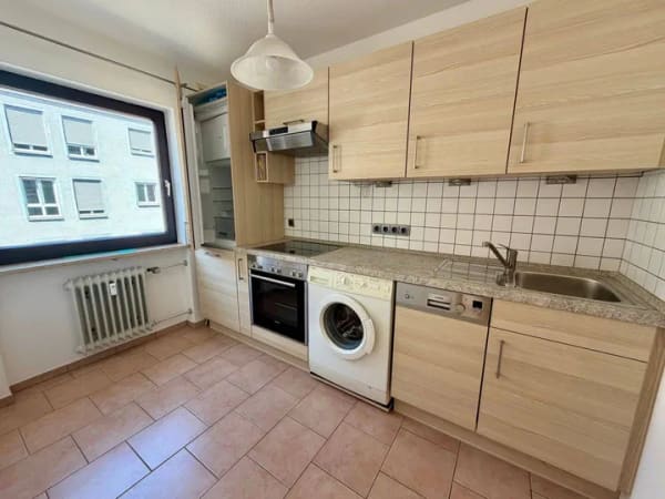 Immobilie in Röthenbach an der Pegnitz - Schöne 1 Zi. - Whg. mit Balkon, Einbauküche + Stellplatz in zentraler Lage Röthenbach a. d. Pegnitz - Bild 3